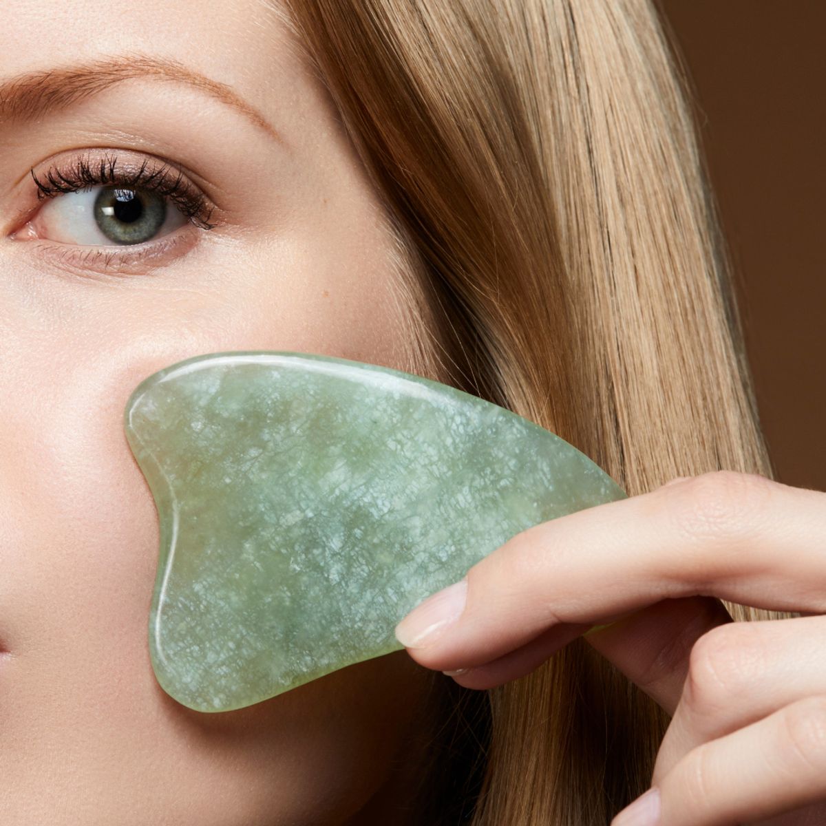 GENERICO - Masajeador Gua Sha + Rodillo Facial Jade Natural