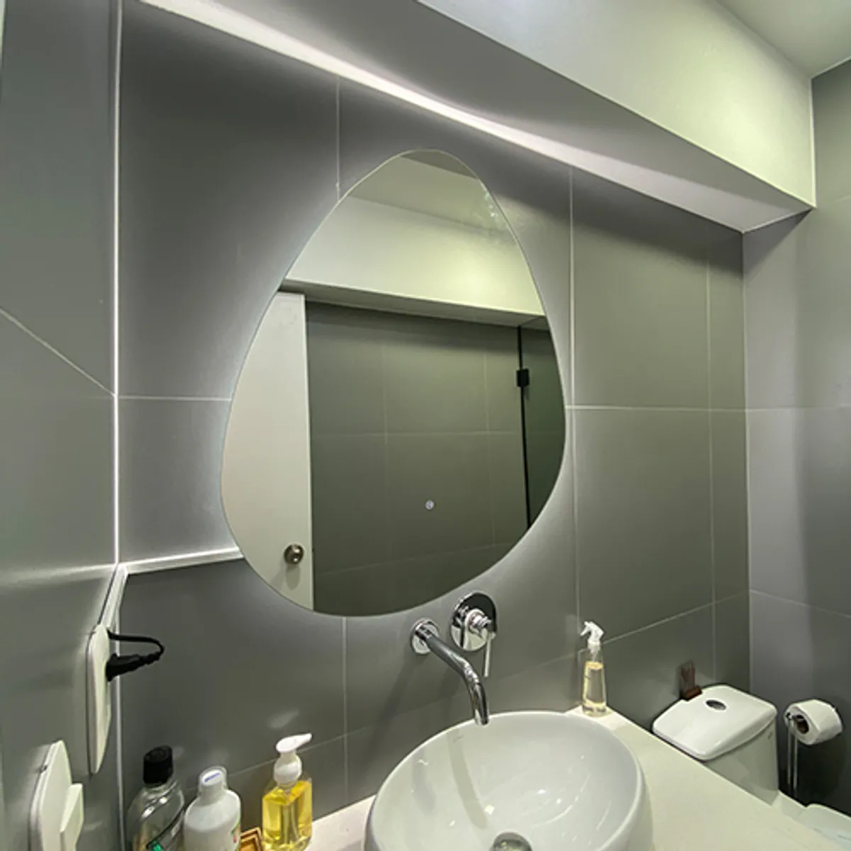 GENERICO - Espejo Curvo Táctil Con Iluminación Led 70 x 85cm