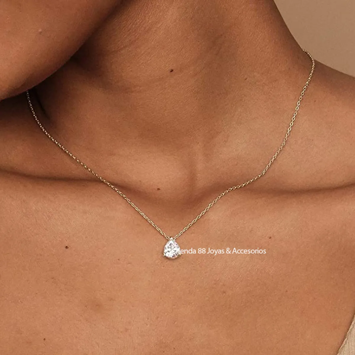 LA TIENDA 88 JOYAS Y ACCESORIOS - La Tienda 88 - Colgante Mujer Punto de Luz Bañado en Oro 18k - Blanco