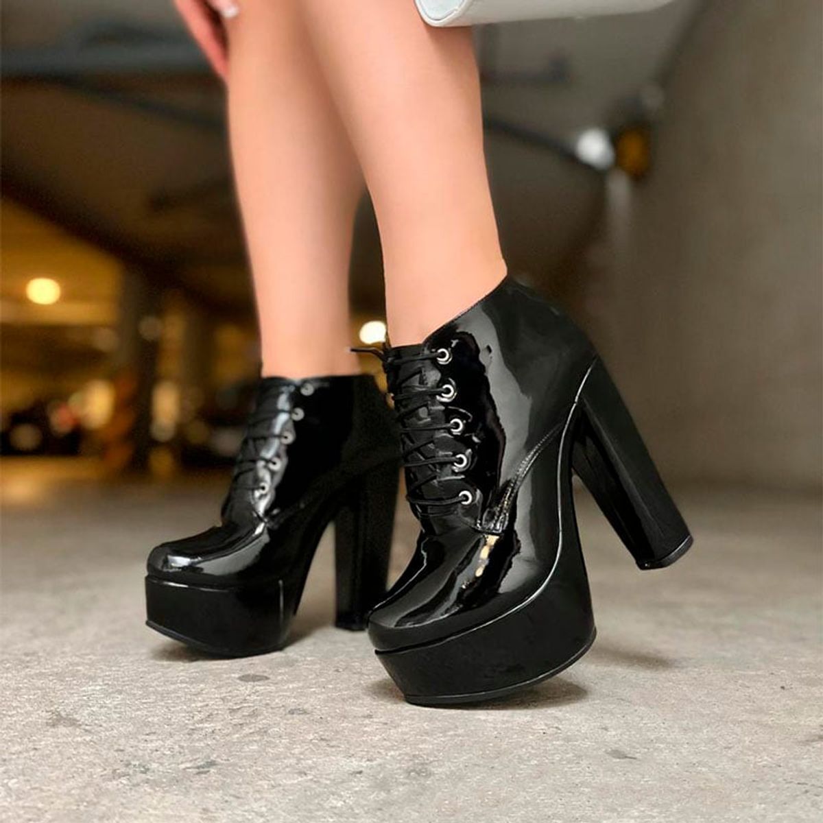 GENERICO - 015L65 Bota Mujer Mili Parra Charol Negro.-