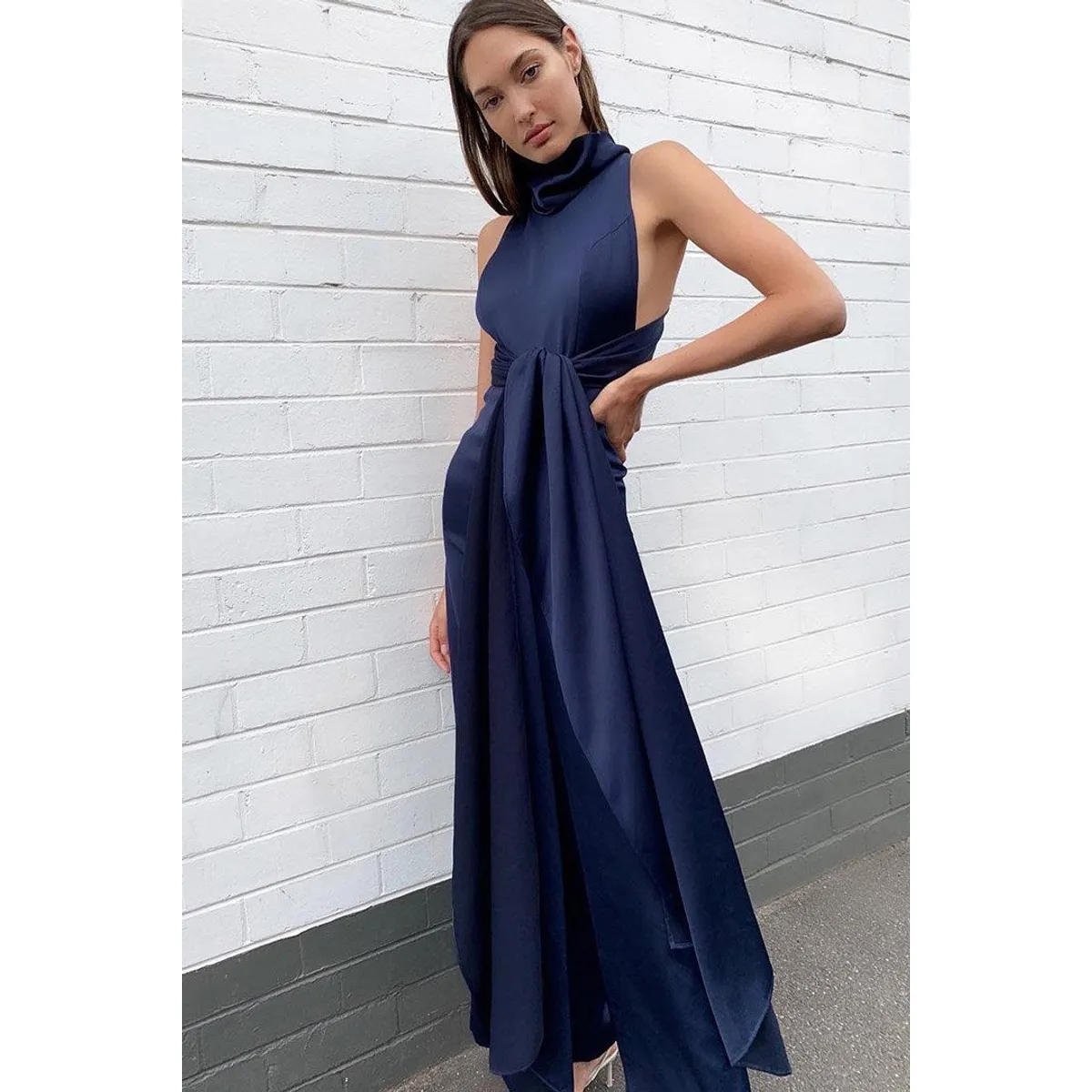 BLWOENS - Vestido Midi Blwoens Elegante Cuello Alto Espalda Descubierta