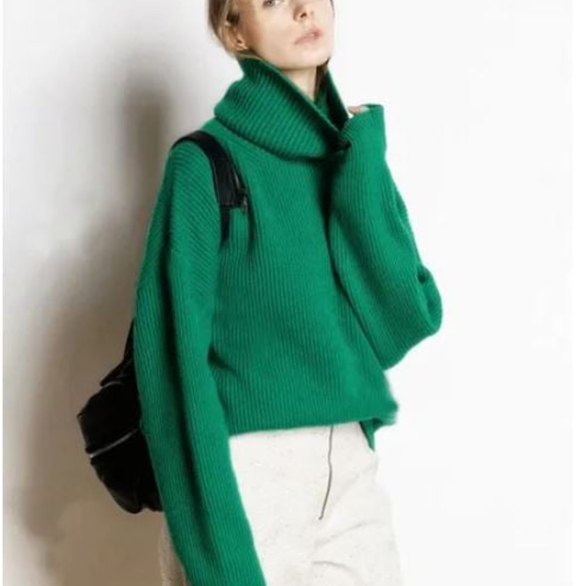 GENERICO - Chompa Mujer cuello alto Hilo Verde.-