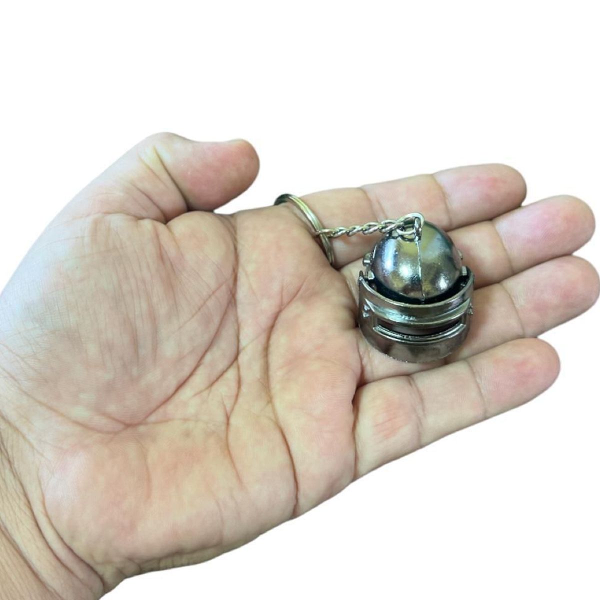 GENERICO - LLAVERO DE METAL QUEMADO CASCO MEDIEVAL_.