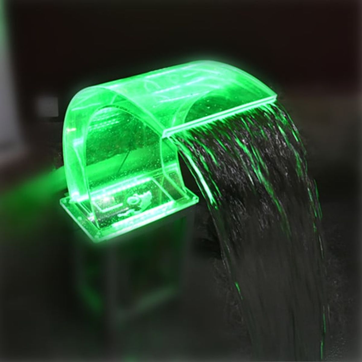 GENERICO - Cascada de Agua Acrilica a Control Remoto para Piscinas 40 x 20 cm