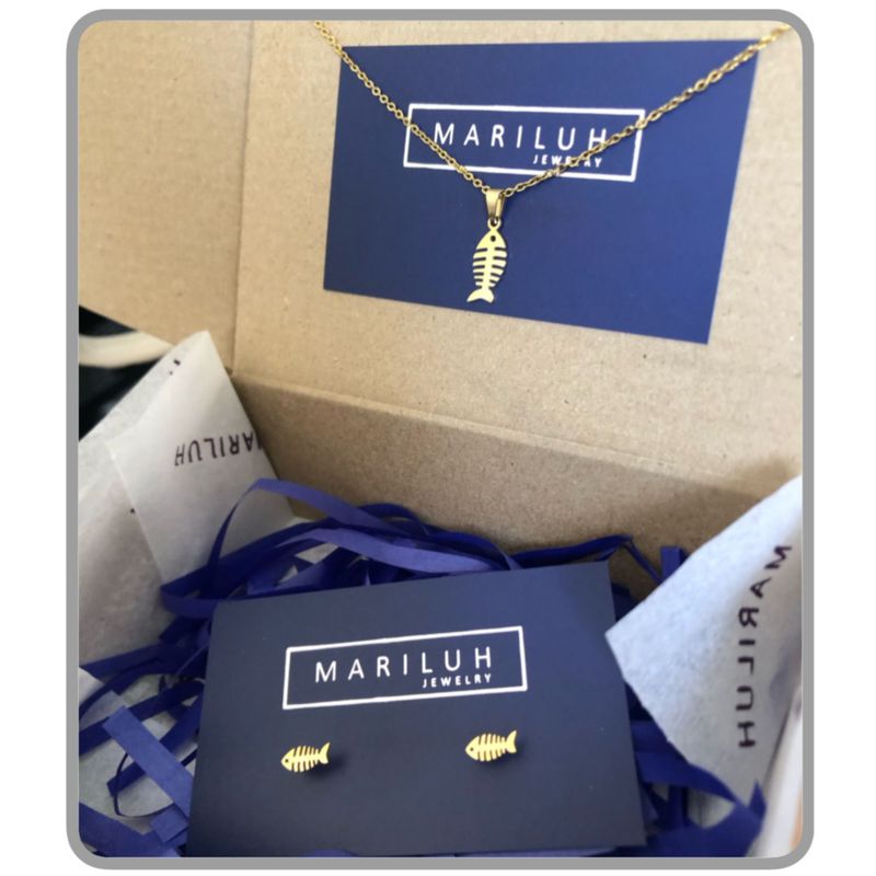 GENERICO - Pack Acero Collar con dije y Aretes - Esqueleto Pez Dorado