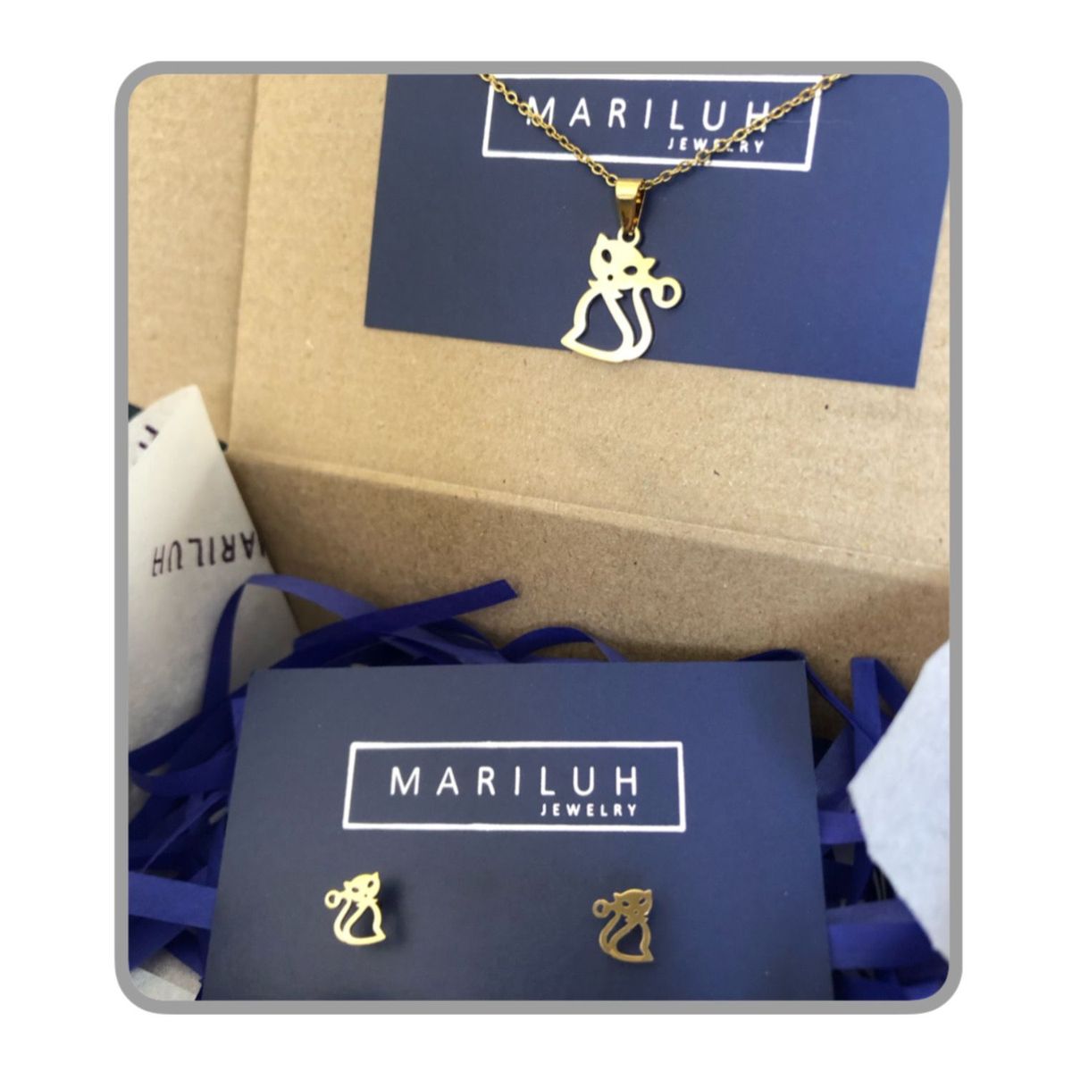 GENERICO - Pack Acero Collar con dije y Aretes - Silueta Esfinge Dorado