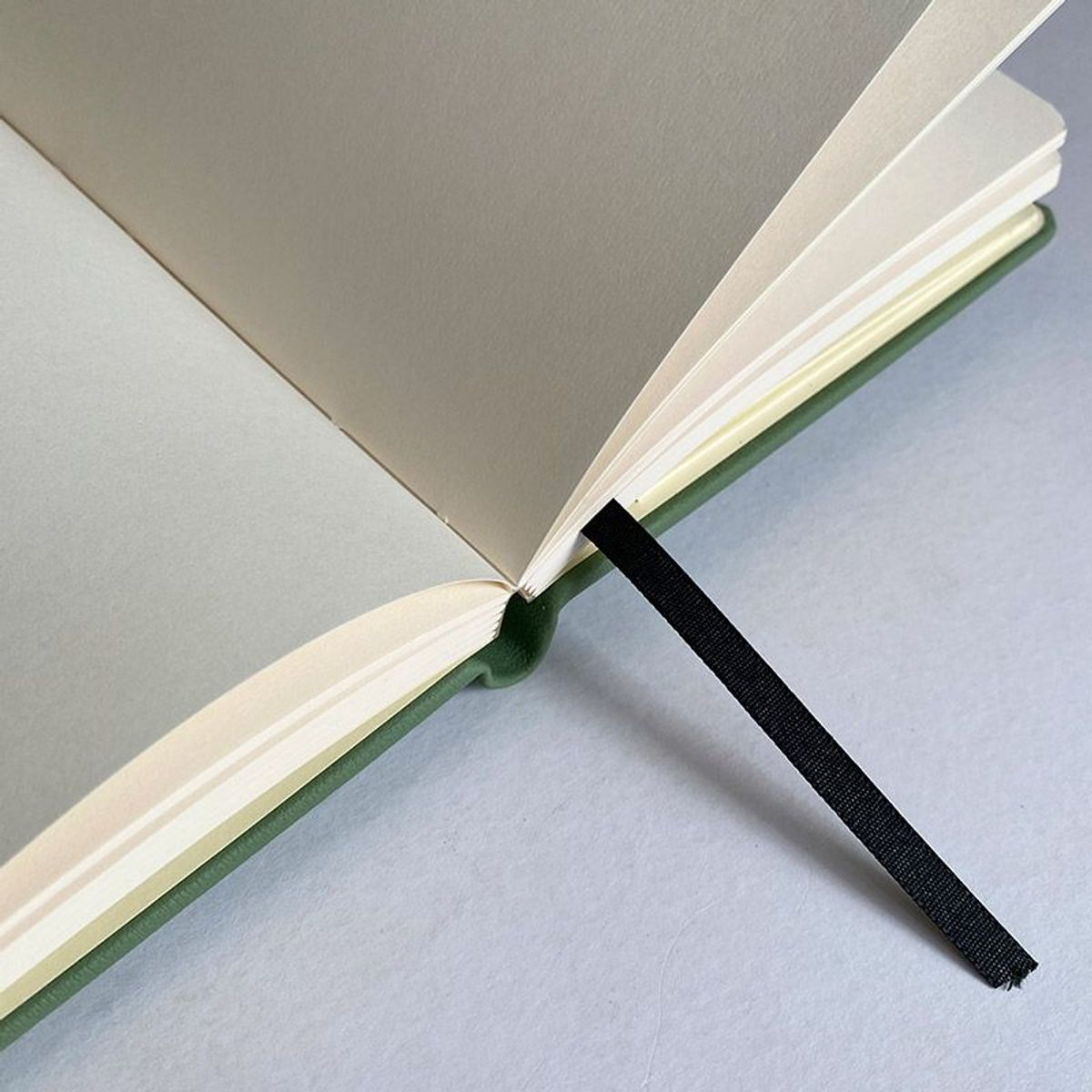 BOCETTOS - Bitácora Premium 80gr Verde 21 x 13cm