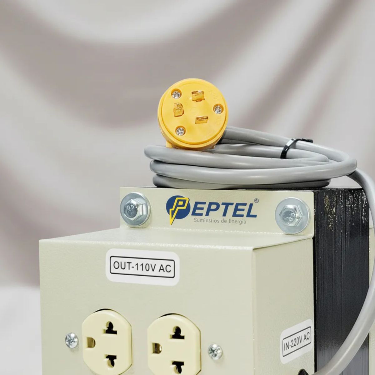 VOITA POWER - Autotransformador Peptel de 4000W 220V a 110V