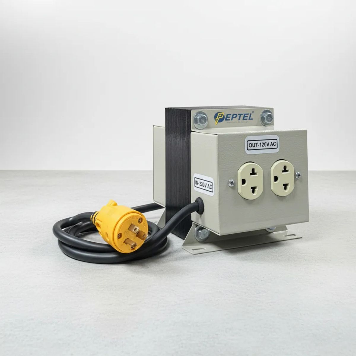 PEPTEL - Autotransformador Peptel de 1500W 220V a 120V