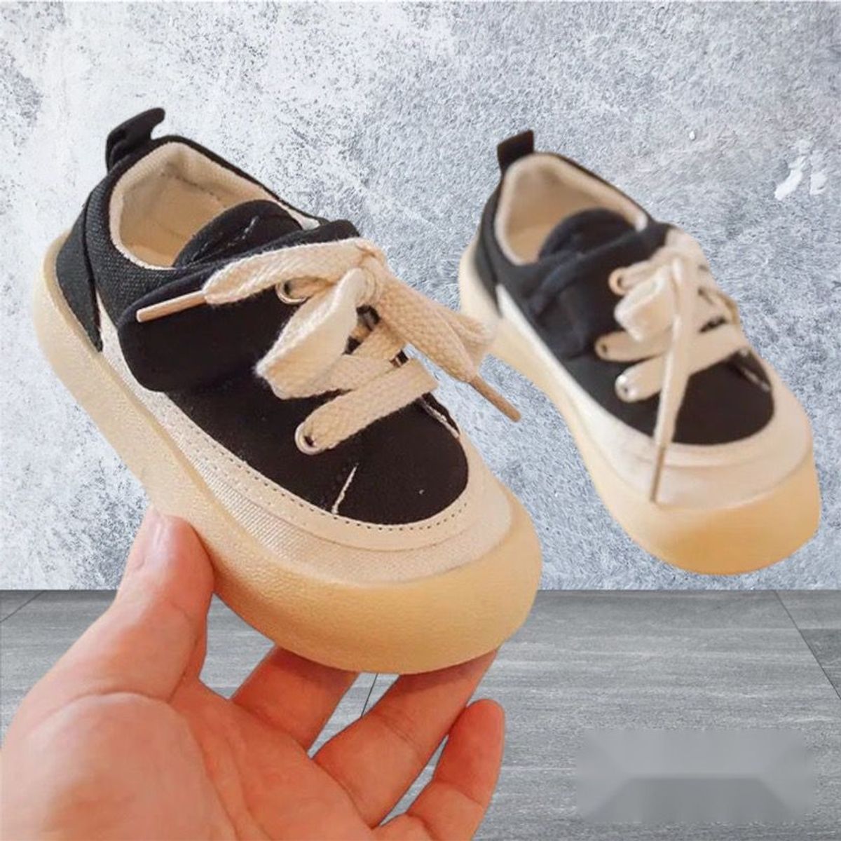 GENERICO - Zapatillas de Niño Hermosas de Tela con Pega Pega y Pasador Negro