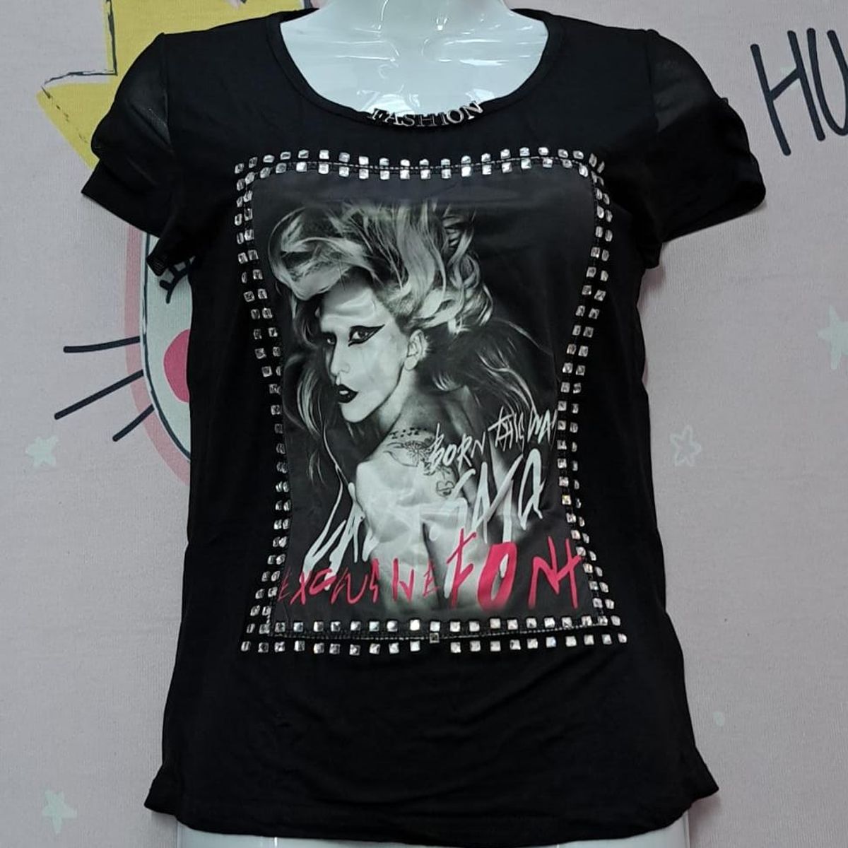 GENERICO - POLO ELEGANTE COLOR NEGRO  CON ROSTRO DETALLE BRILLOS   Dealcoba.