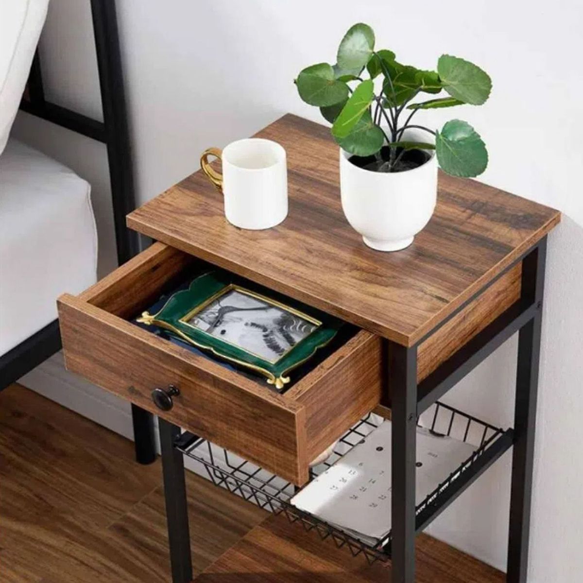 VENTITAS HOME - Velador Mesa Auxiliar Mayhem Ventitas Perú Caramelo