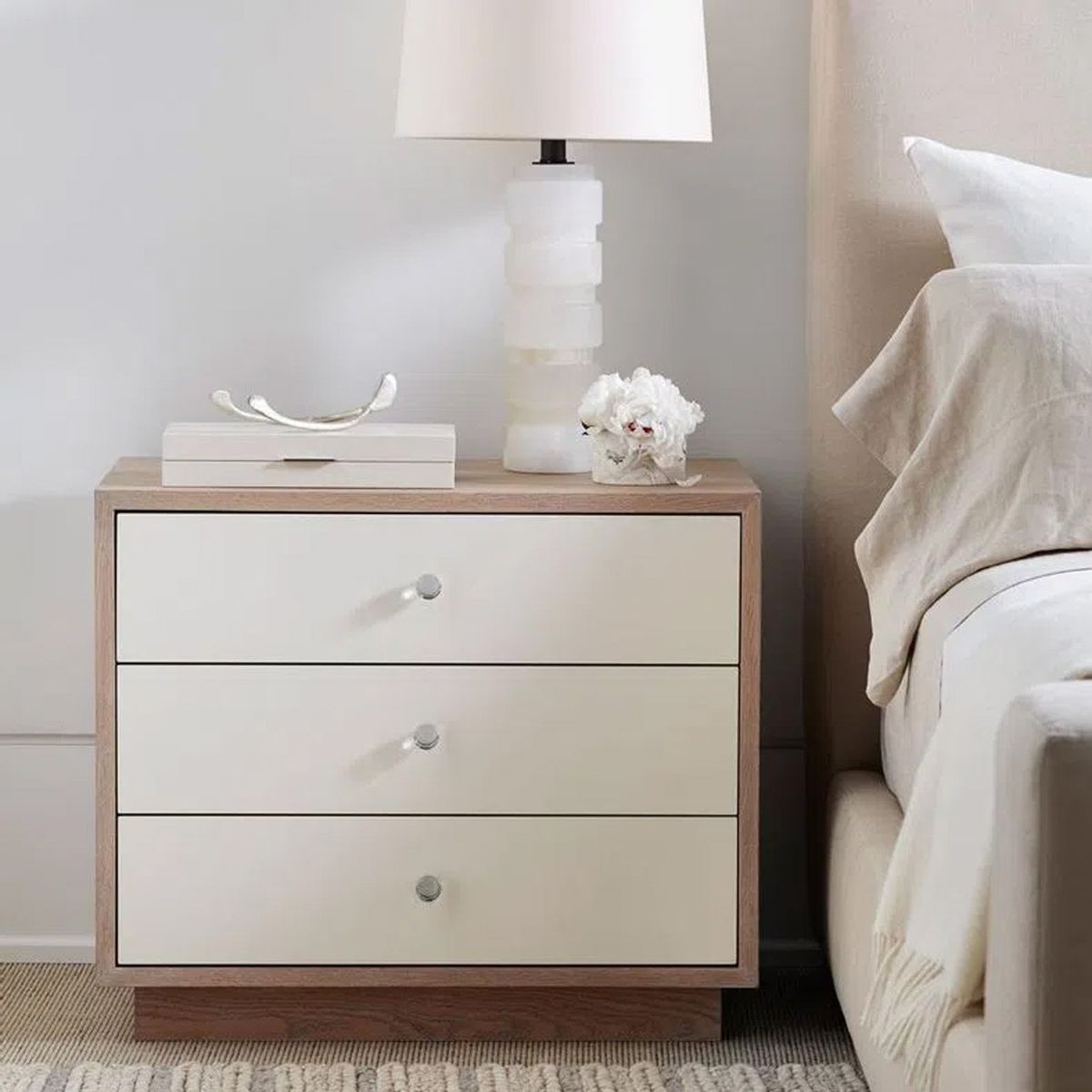 VENTITAS HOME - Velador Diamond Gisela Ventitas Perú Duna y Blanco