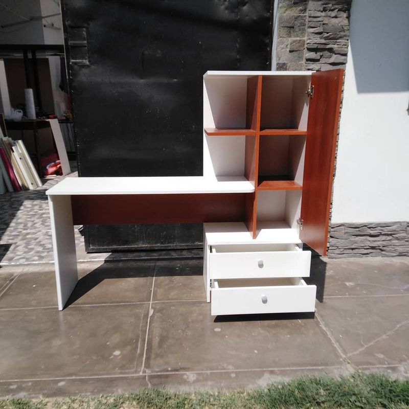 AMUEBLE - Escritorio de melamine Borde  cedro  Tiendas Amueble