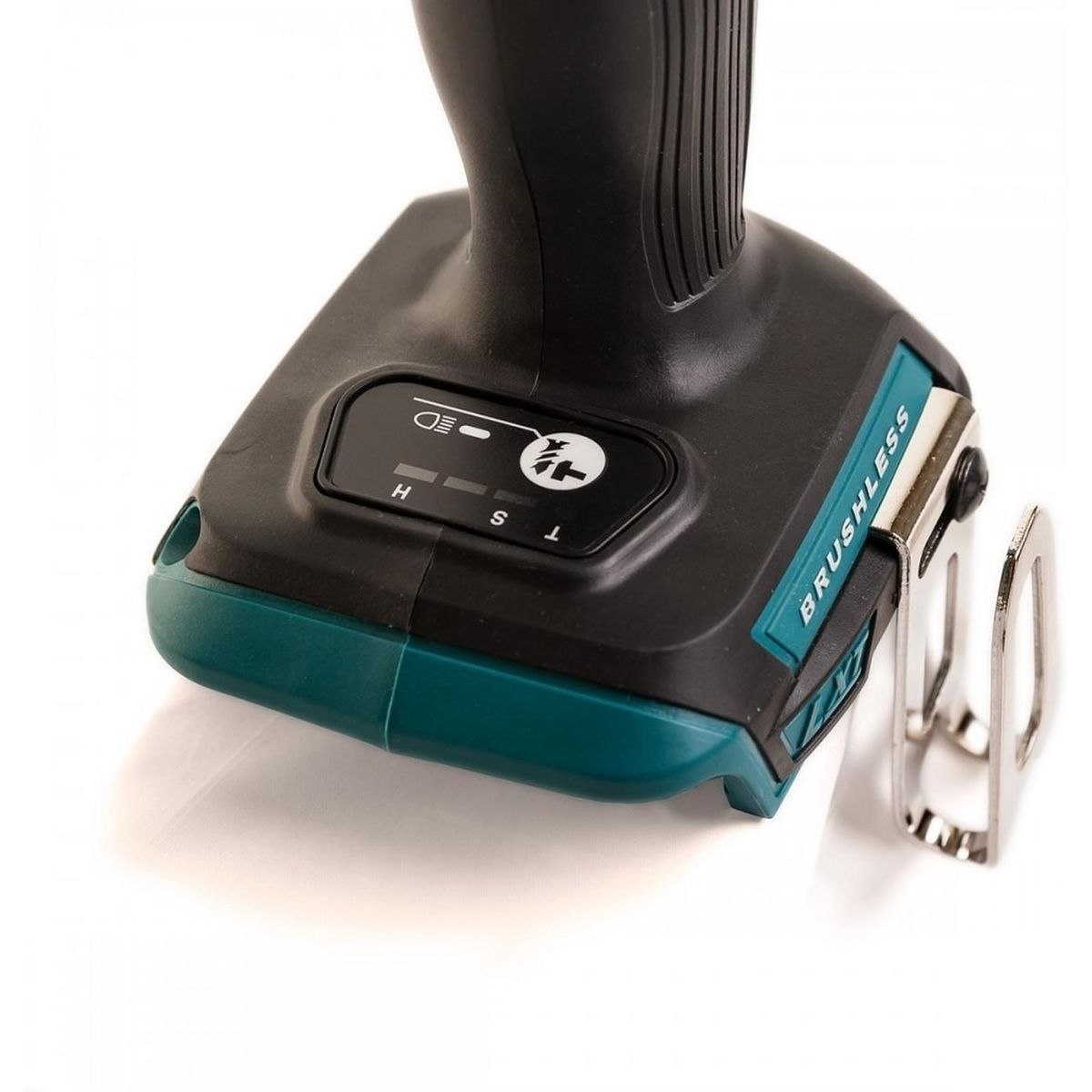 MAKITA - Atornillador de impacto 14 18v lxt 175nm bl-xpt baretool dtd154z