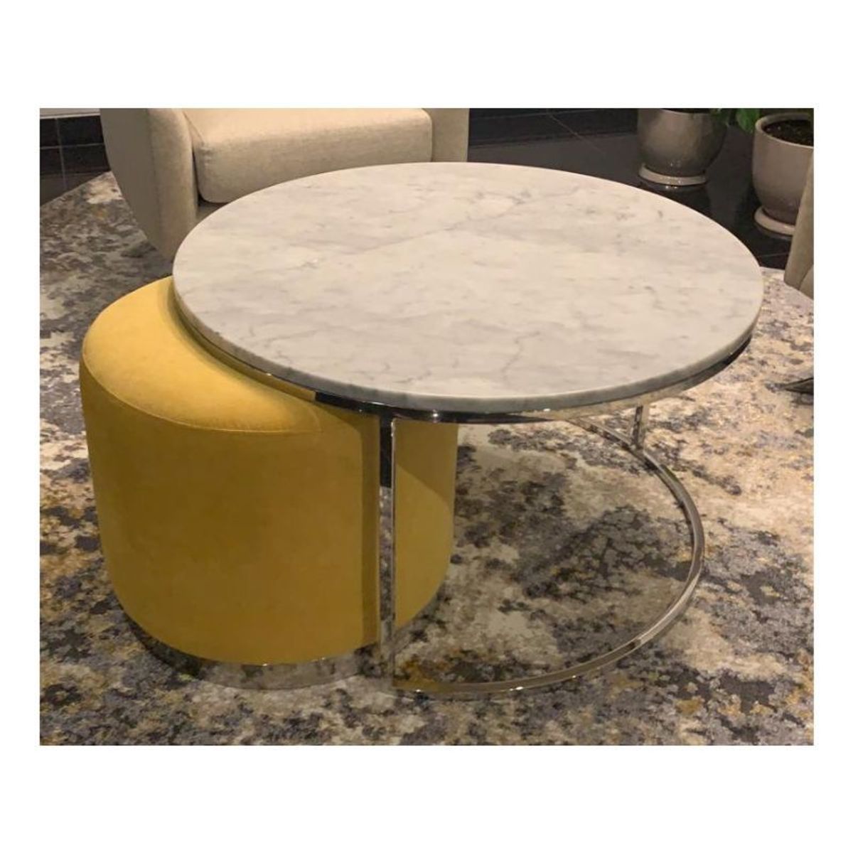 GENERICO - Mesa Central Marble con Puff Sunset Amarillo