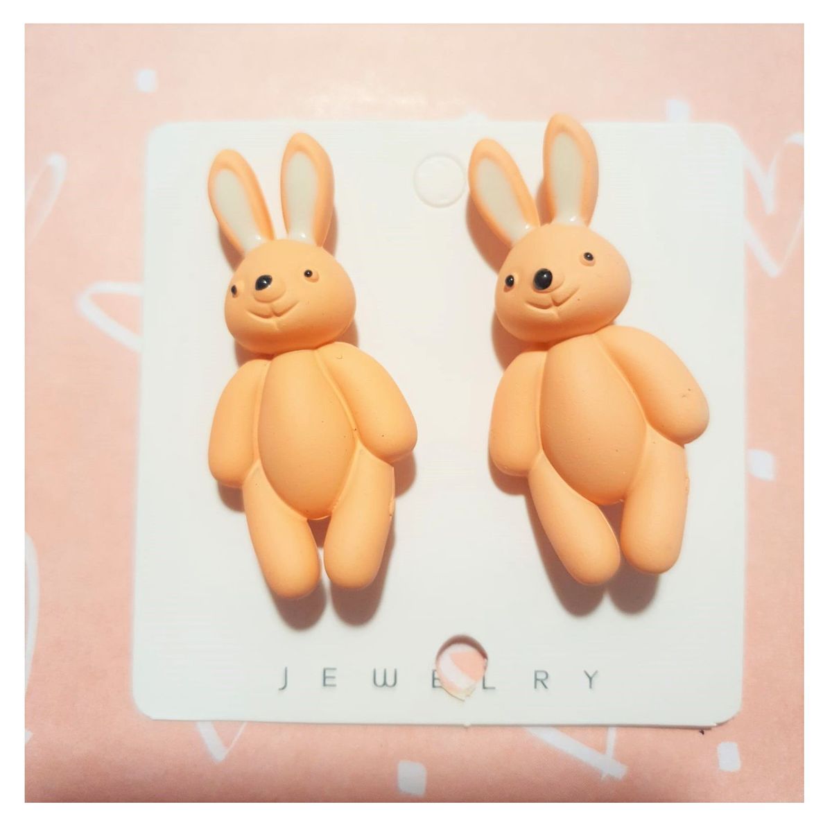 FERNANDA ROMERO JOYAS Y ACCESORIOS - Lindos Aretes Aesthetic Conejitos color Melón Pegados