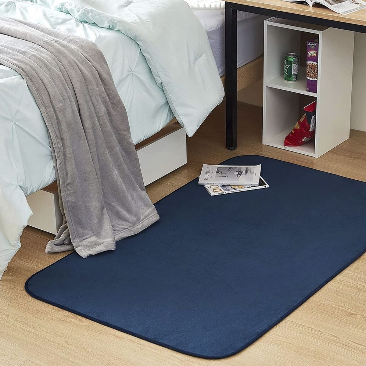 VENTITAS HOME - Velador Moderno Lizzan Ventitas Perú Blanco