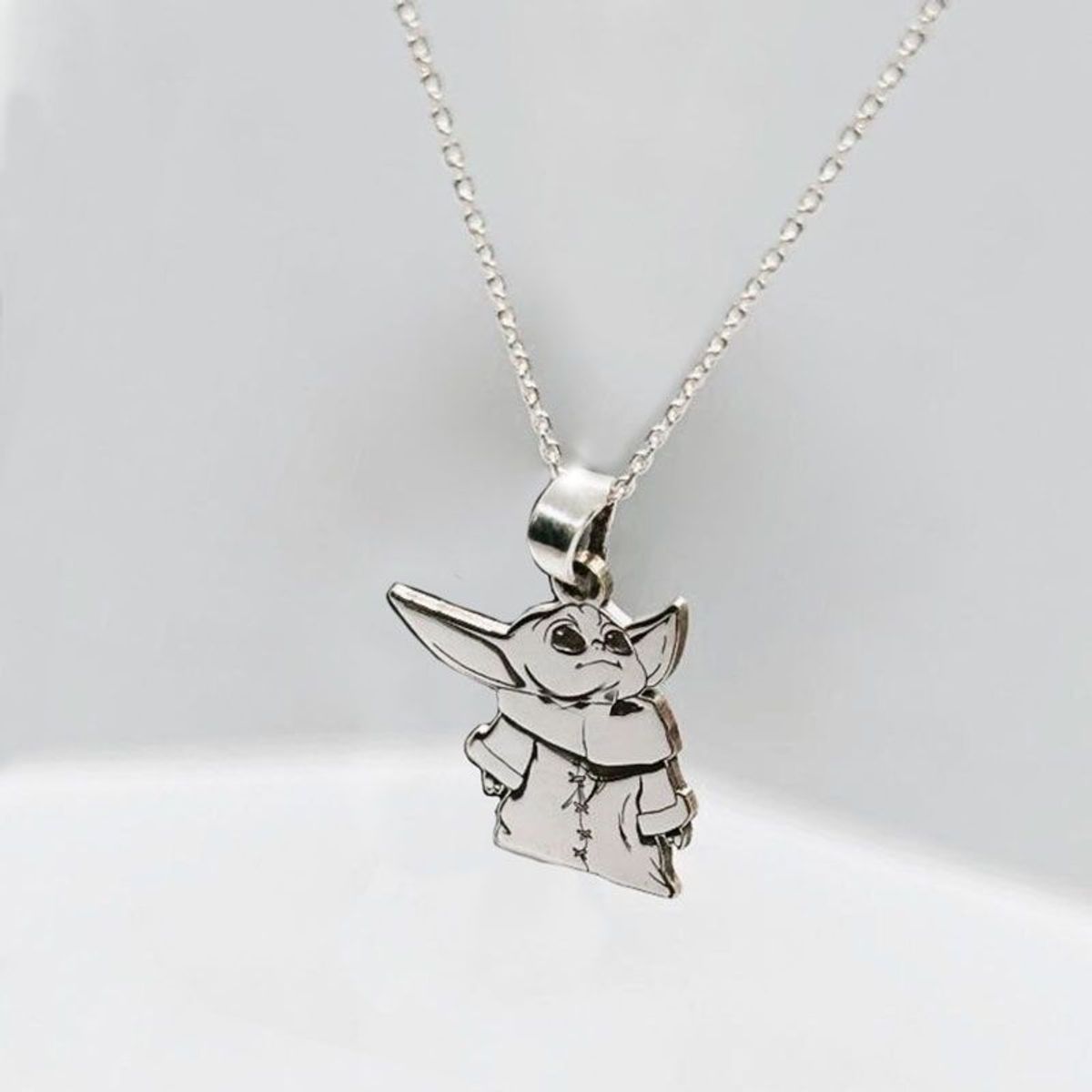 GENERICO - Collar  Baby Yoda  plata 950 - Musas Vanidosas