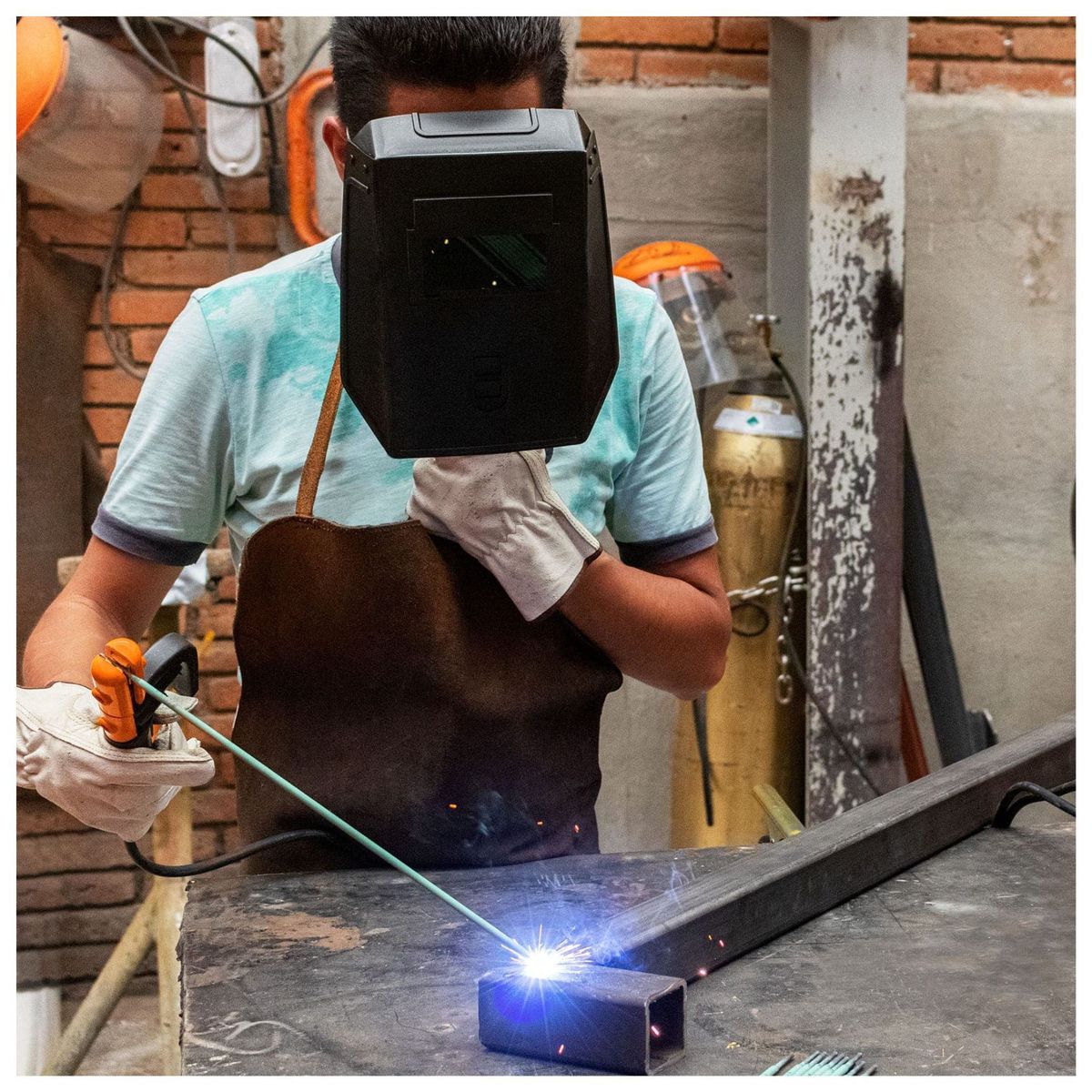 TRUPER - Combo Soldadora inversora 200A mascara de soldar electrodos Truper