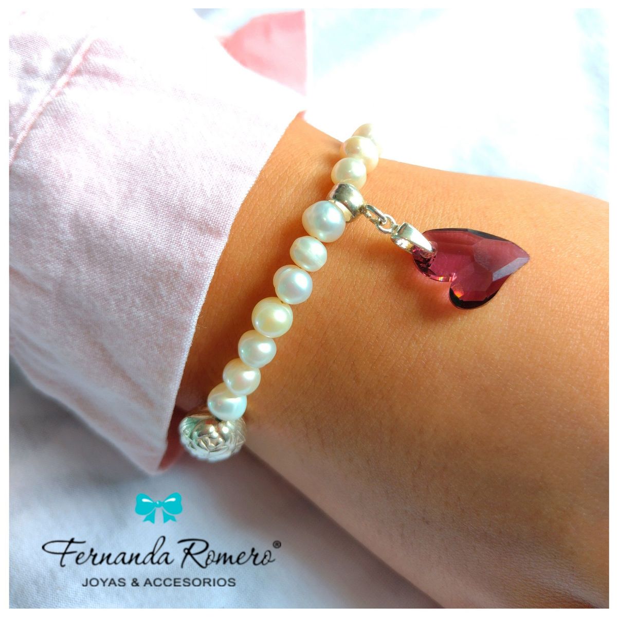 FERNANDA ROMERO JOYAS Y ACCESORIOS - Pulsera Devoted 2 You Corazón de Cristal y Perlas de Rio