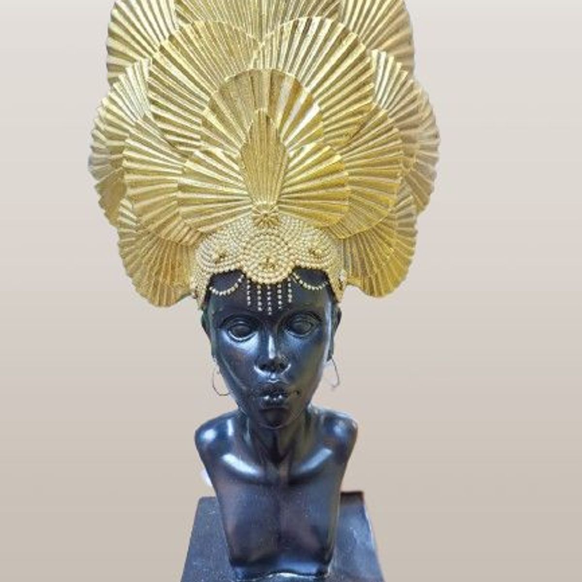 GENERICO - Adorno de princesa dorada