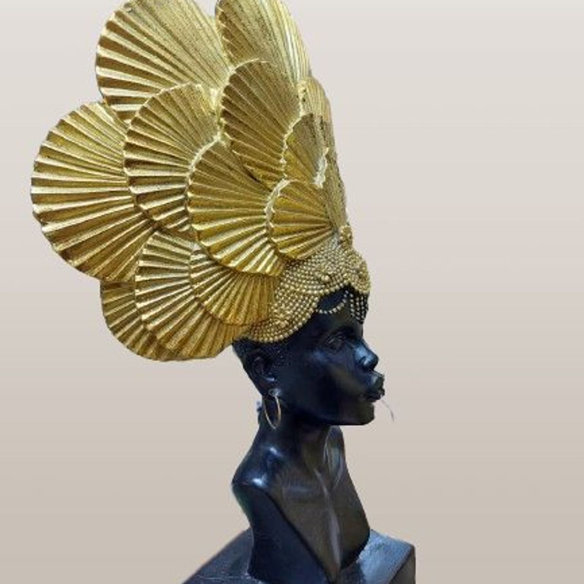 GENERICO - Adorno de princesa dorada