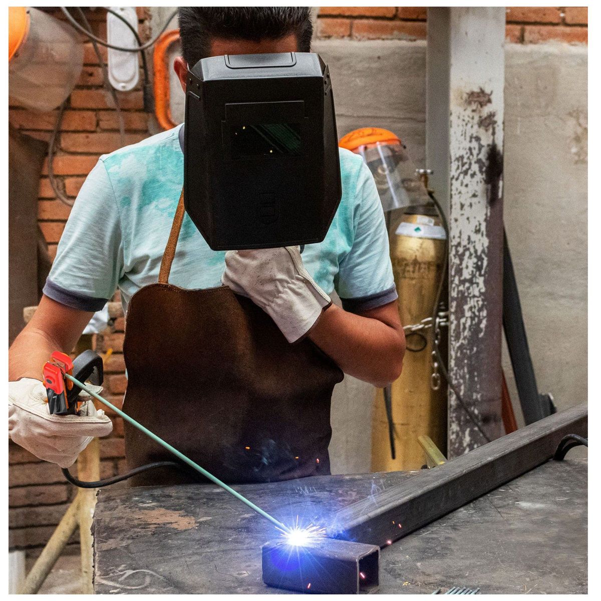 PRETUL - Combo Soldadora inversora 130A mascara de soldar electrodos