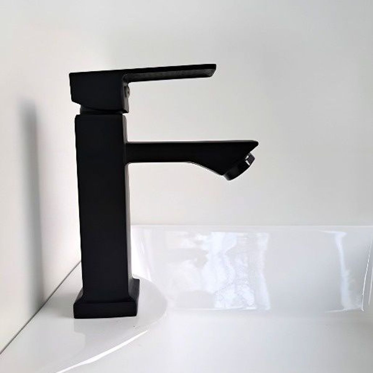 GENERICO - COMBO DE LAVATORIO GRIFERIA COLOR NEGRO DESAGUE y ESPEJO