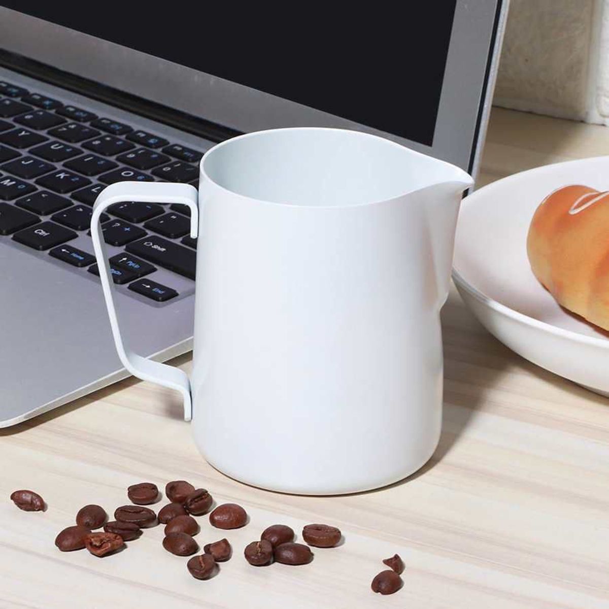 IMPORTADO MC - JARRA BARISTA LATTE ART 600ML BLANCO.