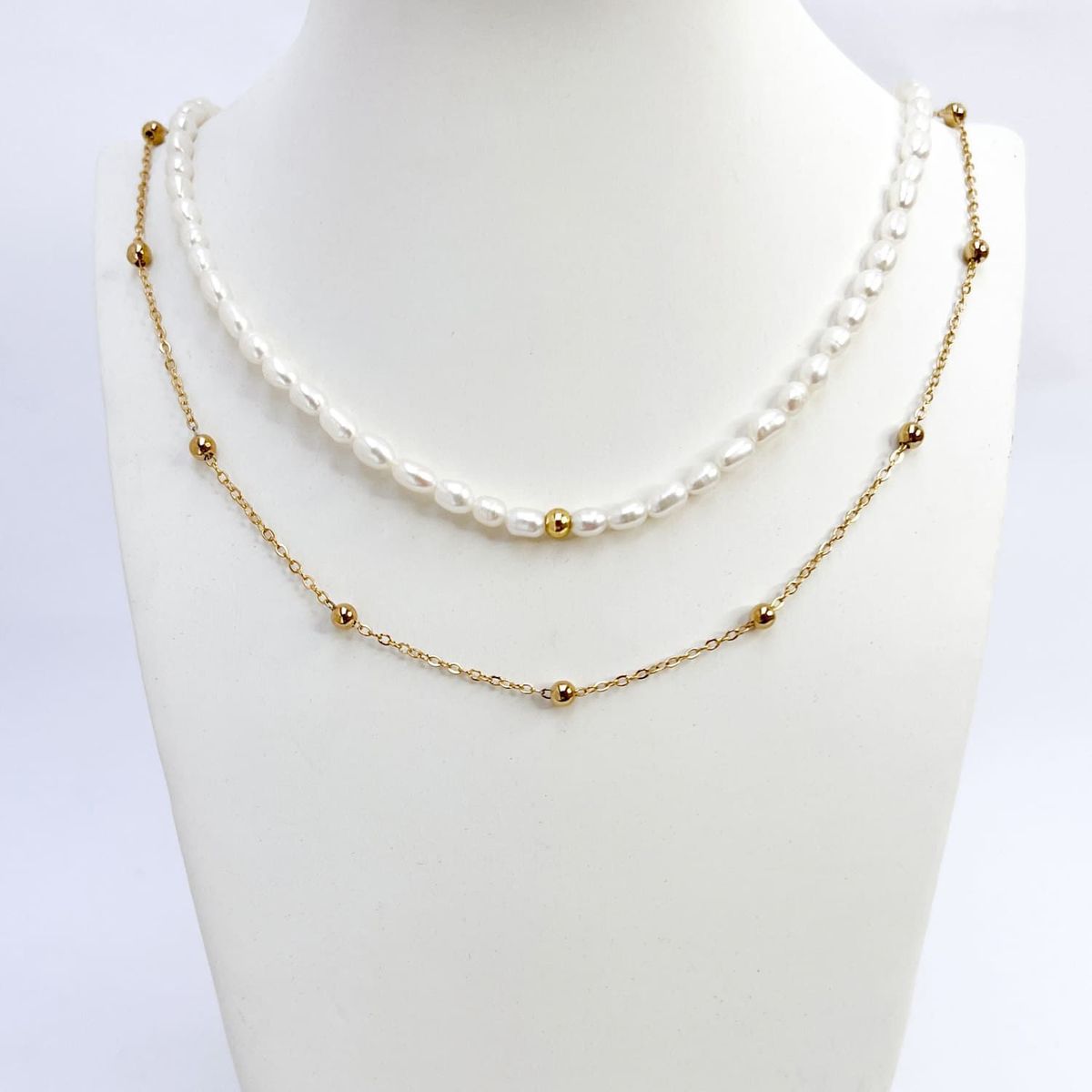 GENERICO - Choker / Collar de perlas naturales  + collar dorado Naif Jewelry