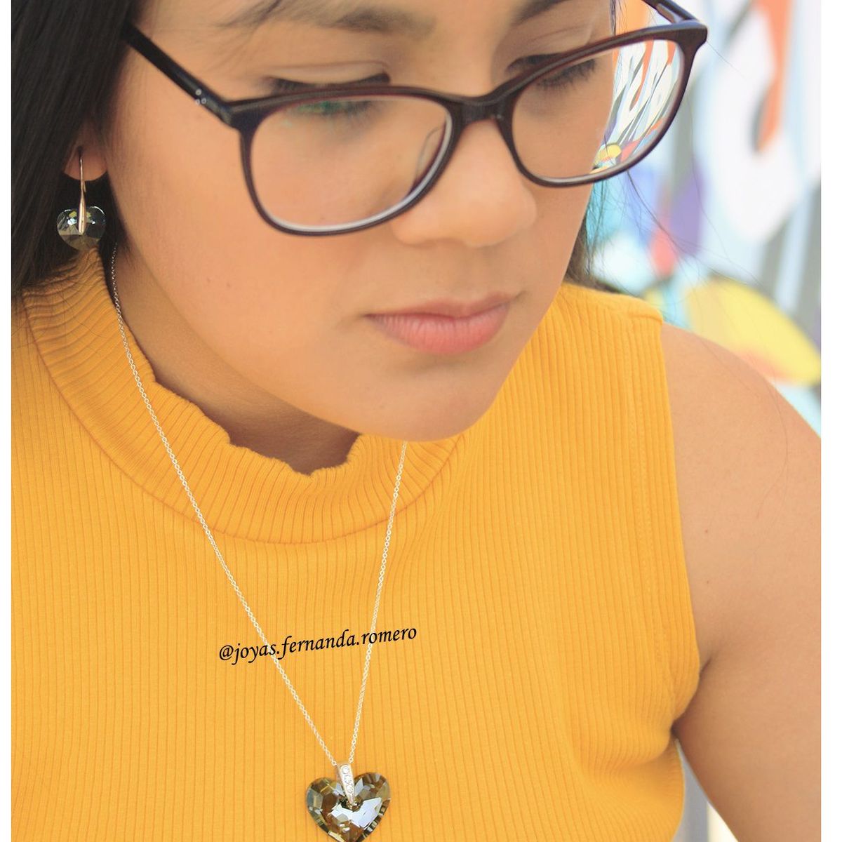 FERNANDA ROMERO JOYAS Y ACCESORIOS - Juego Collar  Aretes Corazones de Cristal Satin de Plata