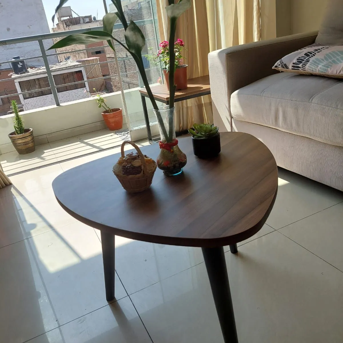 GENERICO - Mesa de centro nogalita