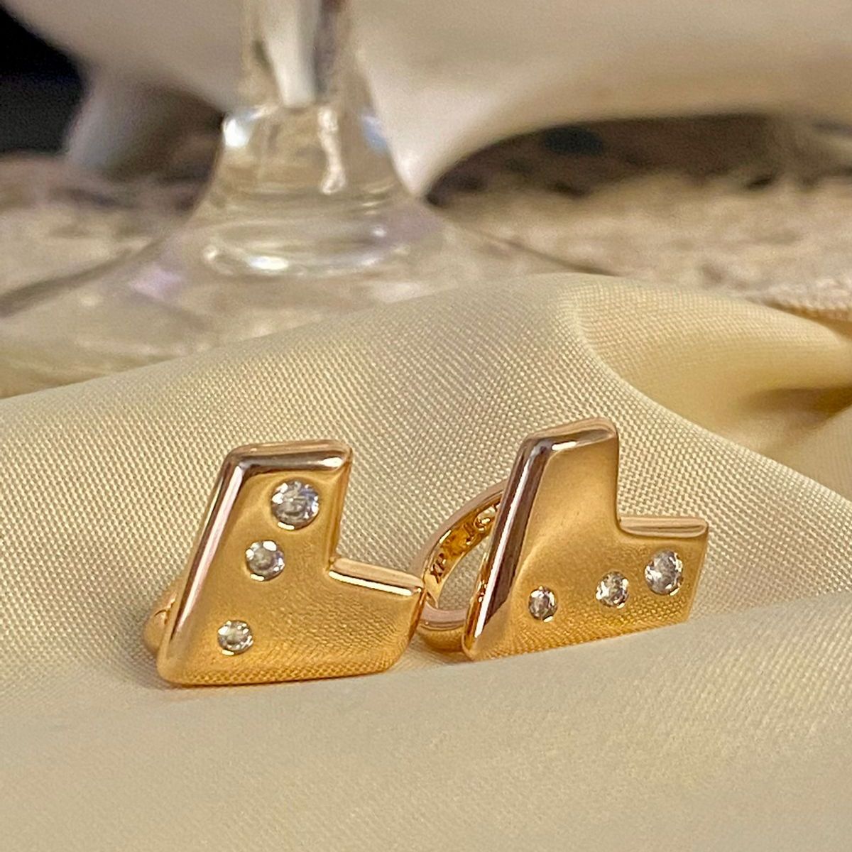 KAST PE - Aretes pendientes Mujer Modelo Massiel - Dorados