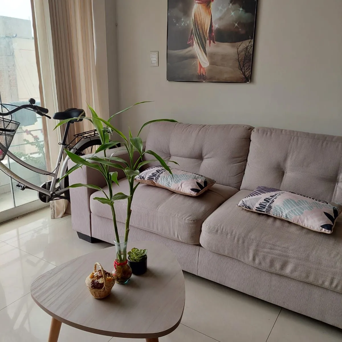 GENERICO - Mesa de centro nacarita