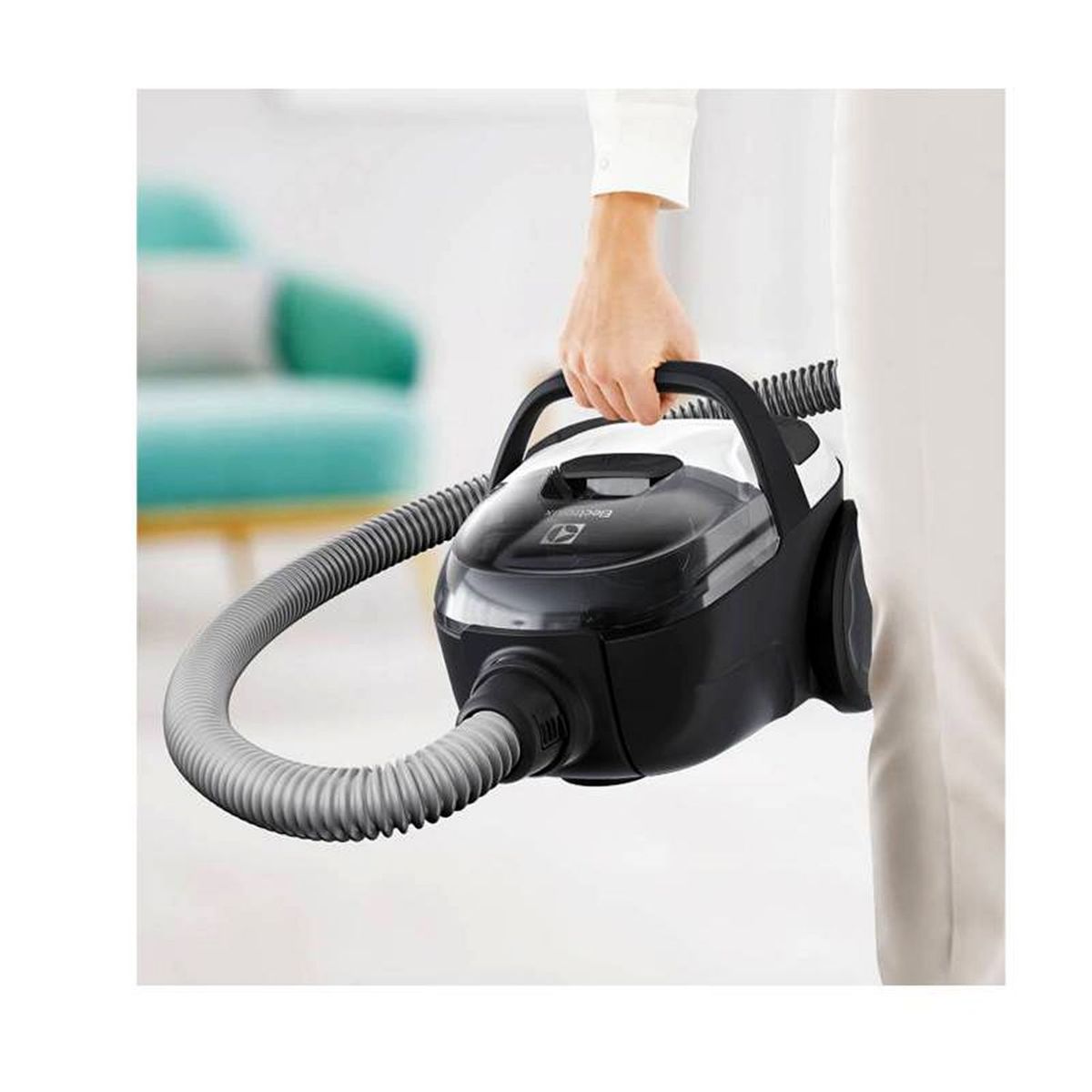 ELECTROLUX - Aspiradora Electrolux LIT31 De Tanque Negra