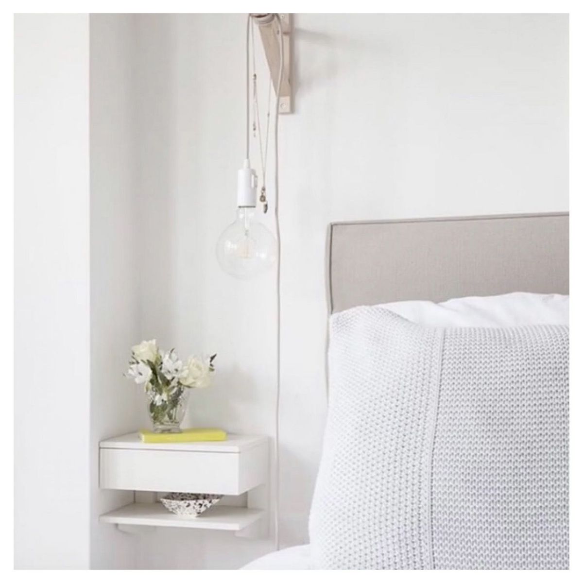 VENTITAS HOME - Velador Flotante Emilie Ventitas Home Blanco