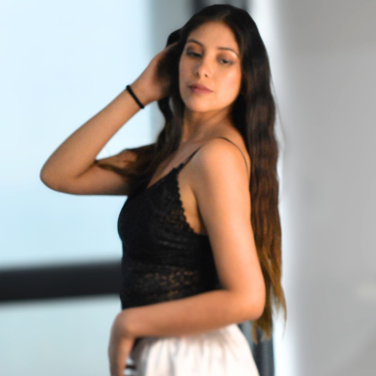 GENERICO - CONJUNTO DE PIJAMA BLANCO CON BLONDA NEGRA