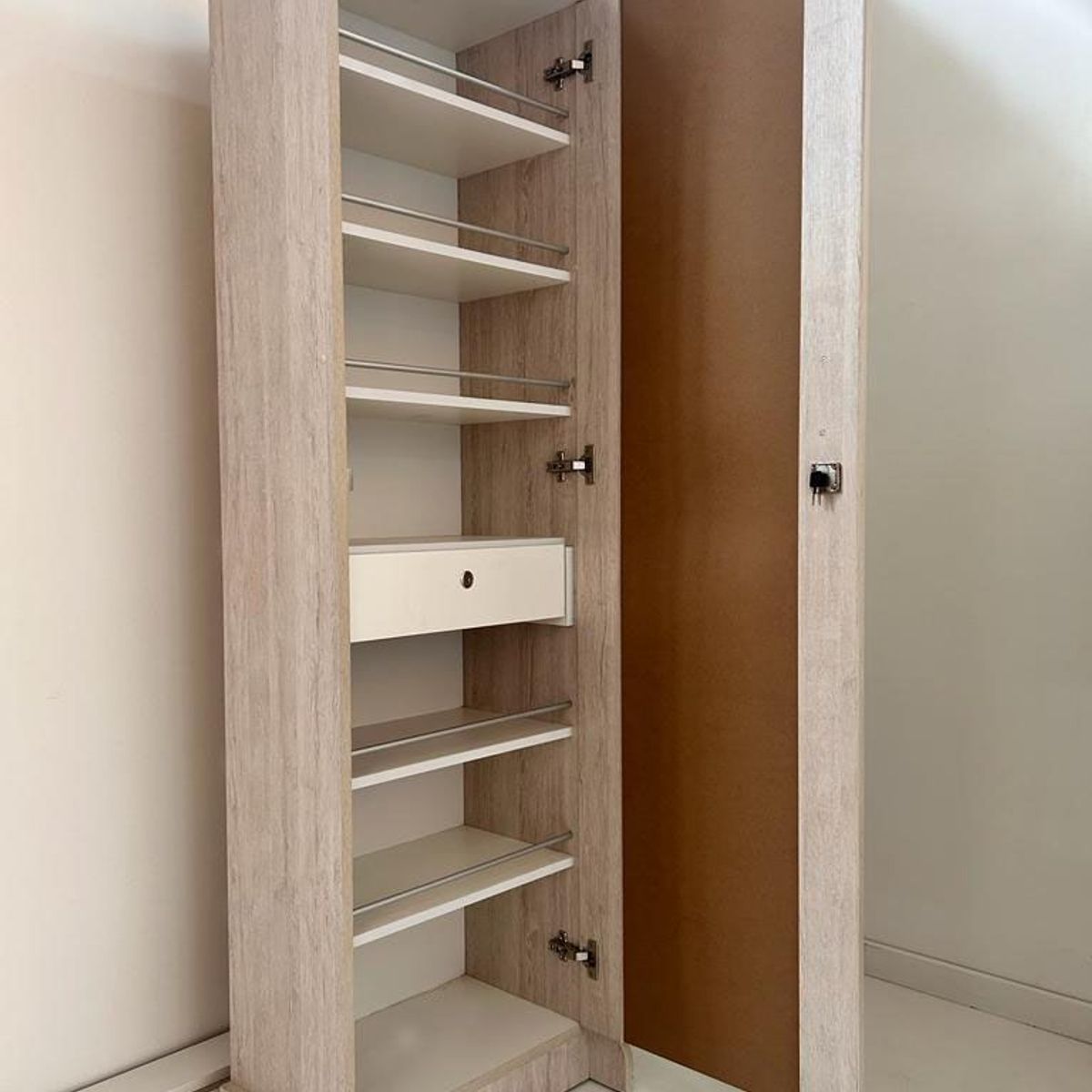 GENERICO - Zapatera  Zapeco-Pt01Cl15 Con Espejo Y Repisas