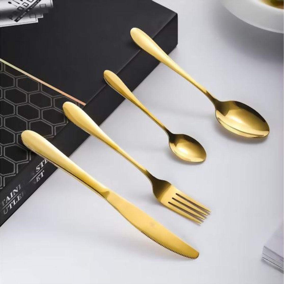 GENERICO - Juego de cubiertos dorado acero inoxidable de 24 piezas