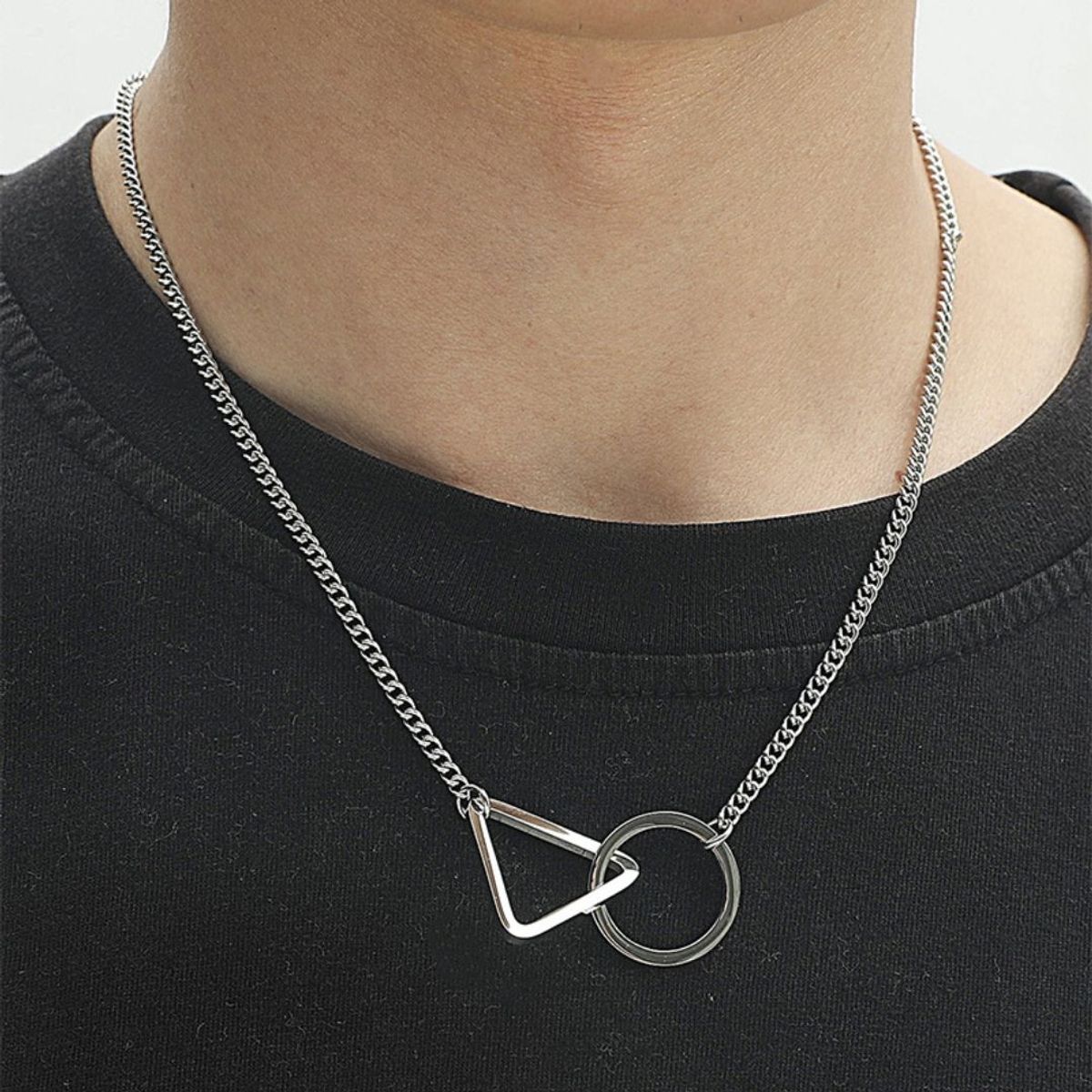 GENERICO - Collar  para varon Con Combinación De Triángulo Circular - Titanio