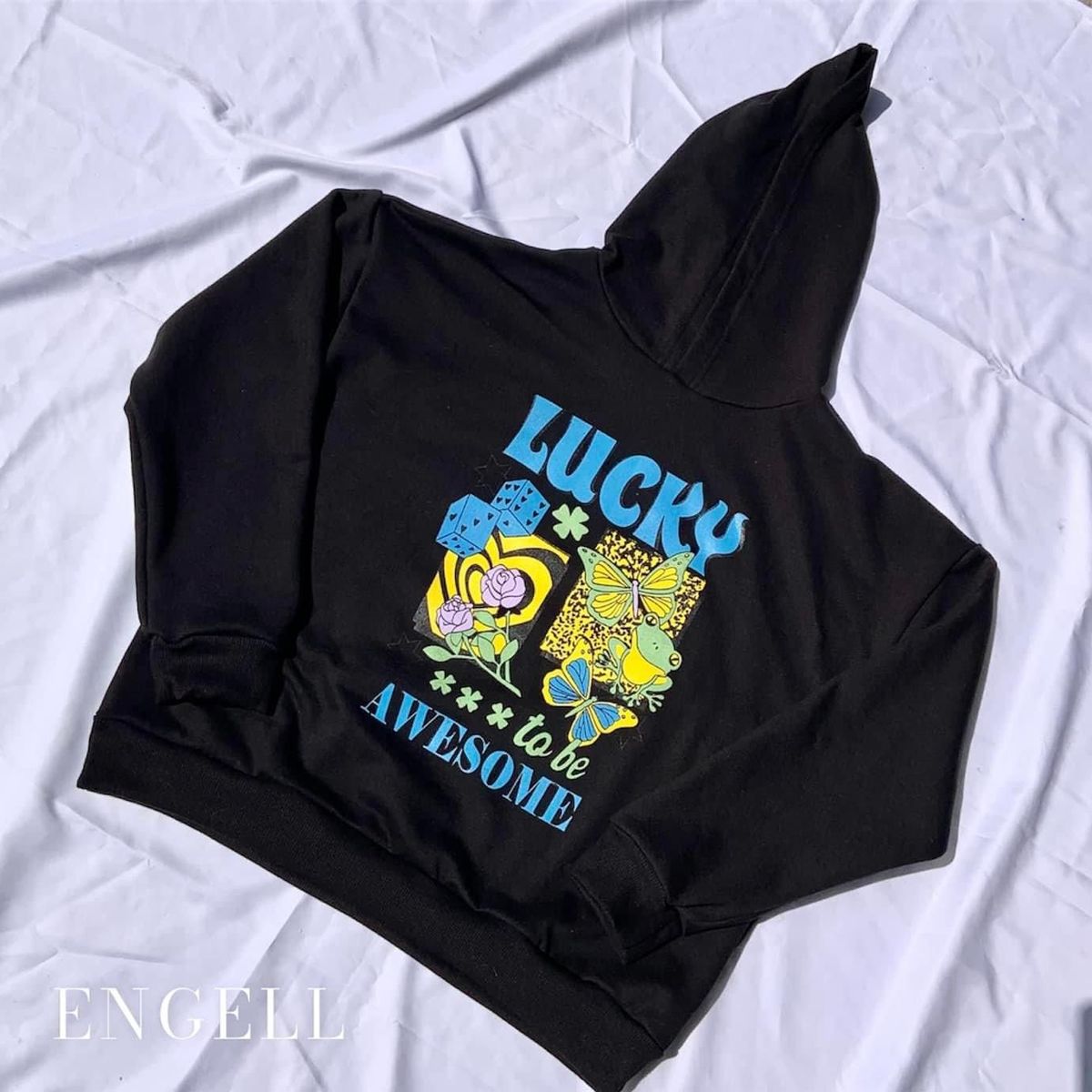 ENGELL - Polera Oversize Lucky Negra