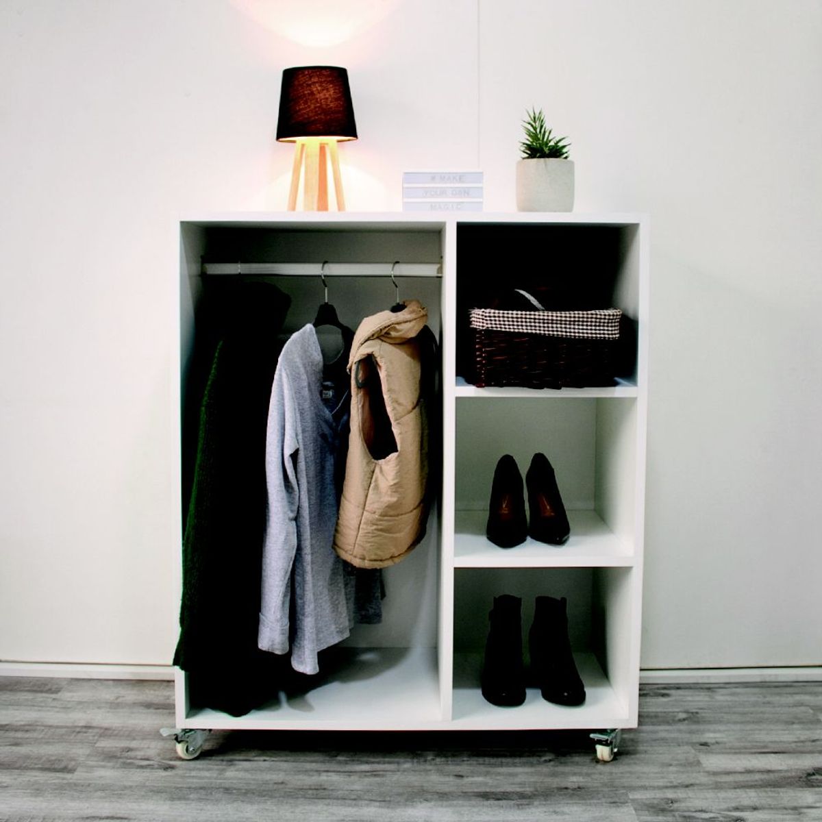 ALL CENTER MUEBLES DE MELAMINA - Ropero Alhena Allcenter con Garruchas