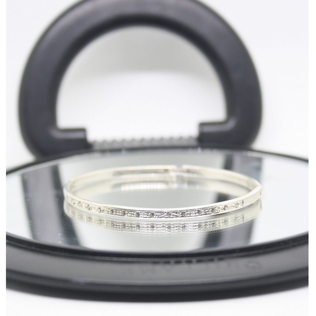 FERNANDA ROMERO JOYAS Y ACCESORIOS - Pulsera Bangle de Plata 950 y Cristales Blanco engastados