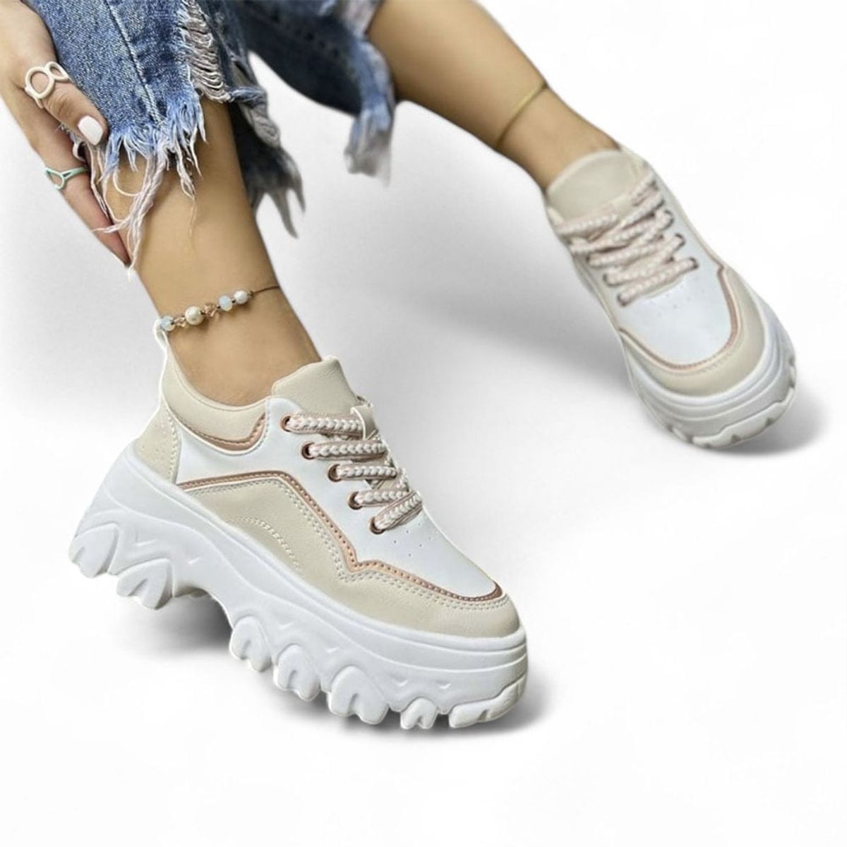 GENERICO - Zapatilla Mujer Tendencia Color Blanco.-