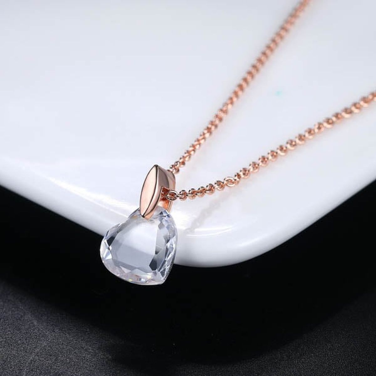 LA TIENDA 88 JOYAS Y ACCESORIOS - La Tienda 88 - Set Collar y Arete Mujer Corazón de Cristal - Rosa