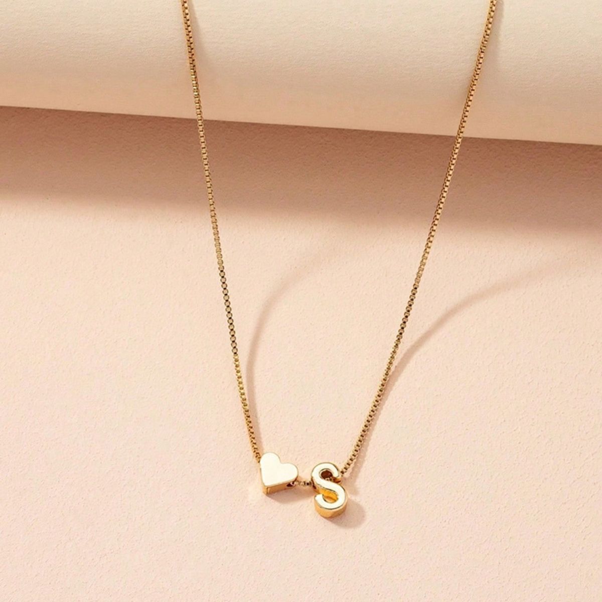 GENERICO - Collar Inicial con corazón letra S