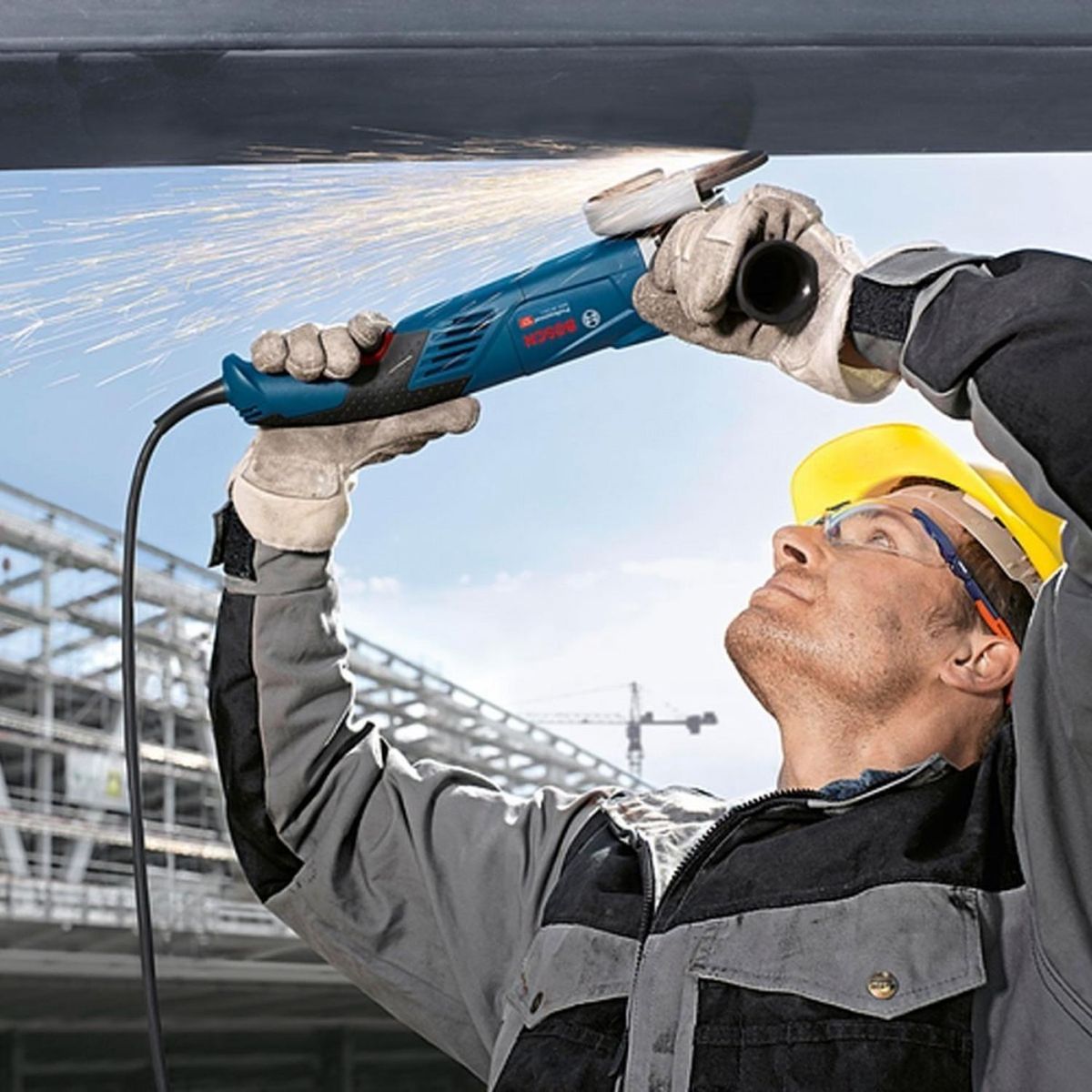 MAKITA - Amoladora Angular 5" 1800W 11500 rpm Bosch GWS 18-125 PL