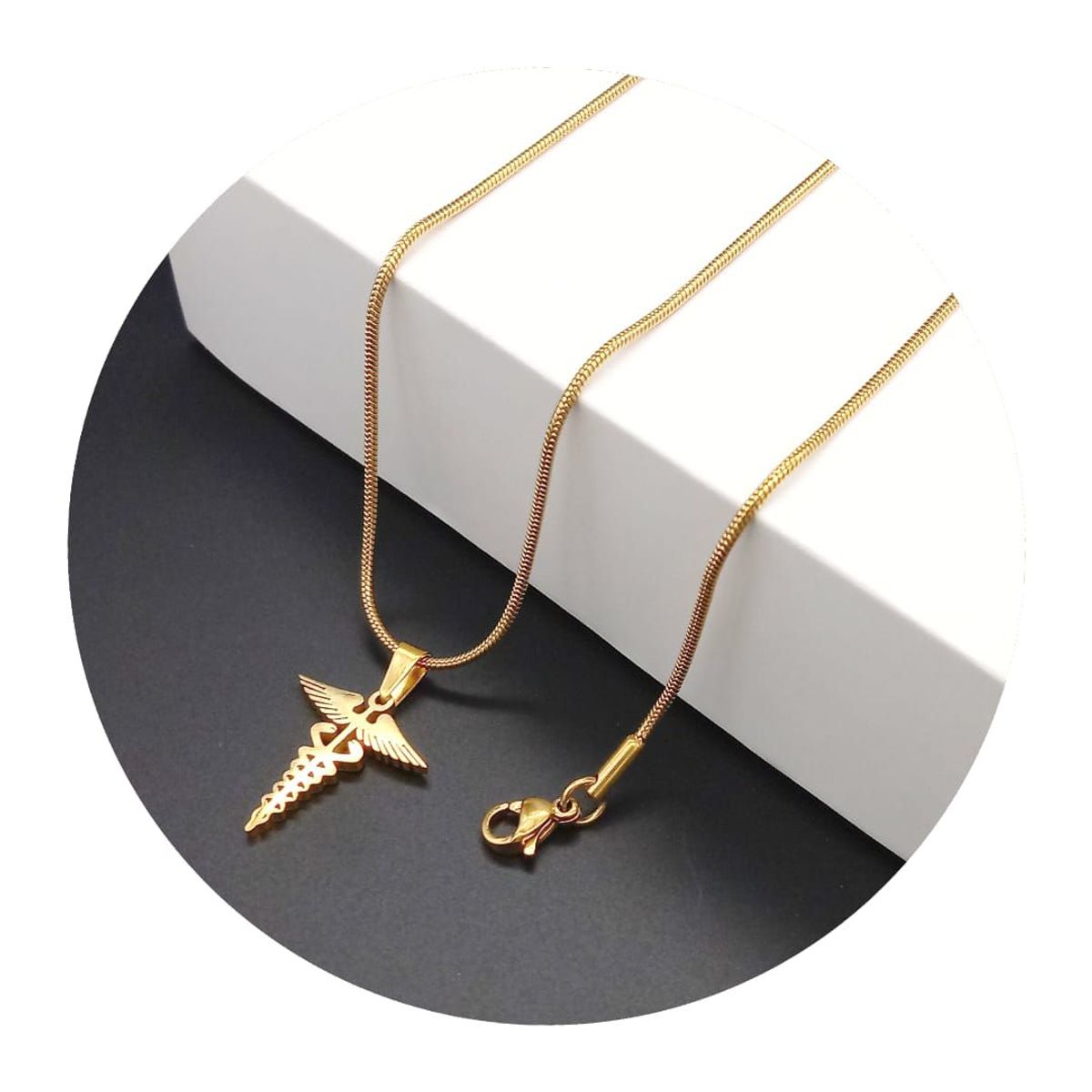 GENERICO - Collar Modelo Medicina En Acero Enchapado En Oro 18k