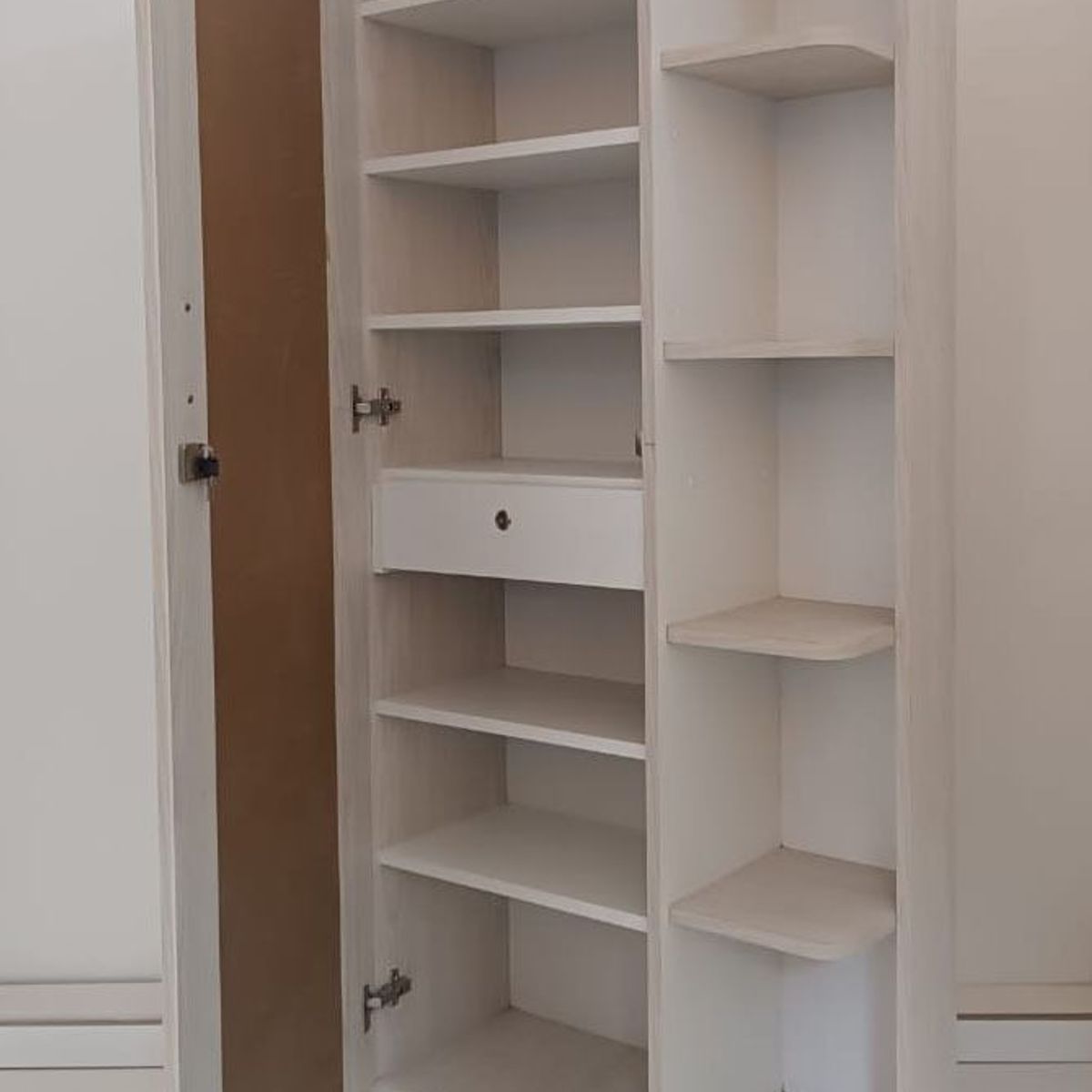 GENERICO - ZAPATERA CON ESPEJO Y ESTANTE COLOR NEBLINA